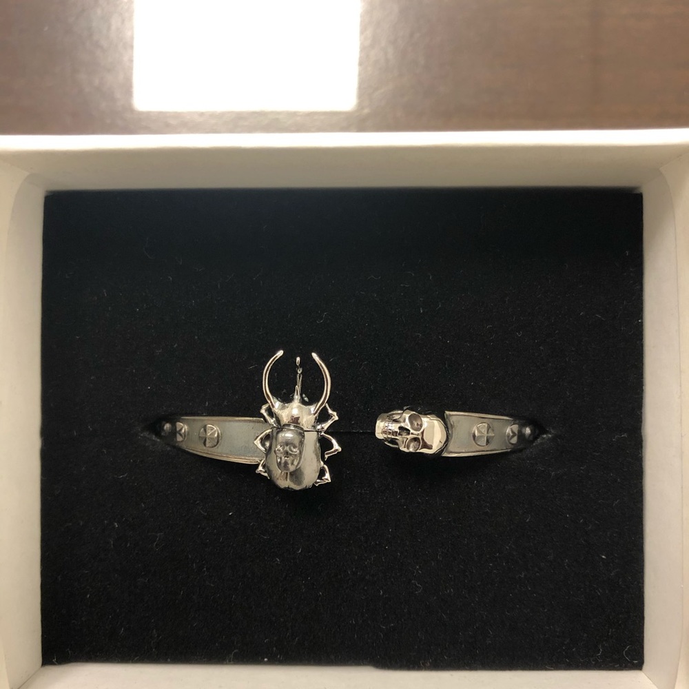 Alexander mcqueen bracelet